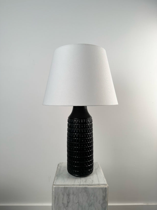 Williams Mid-Century Modern Carved Ceramic Pottery Lamp